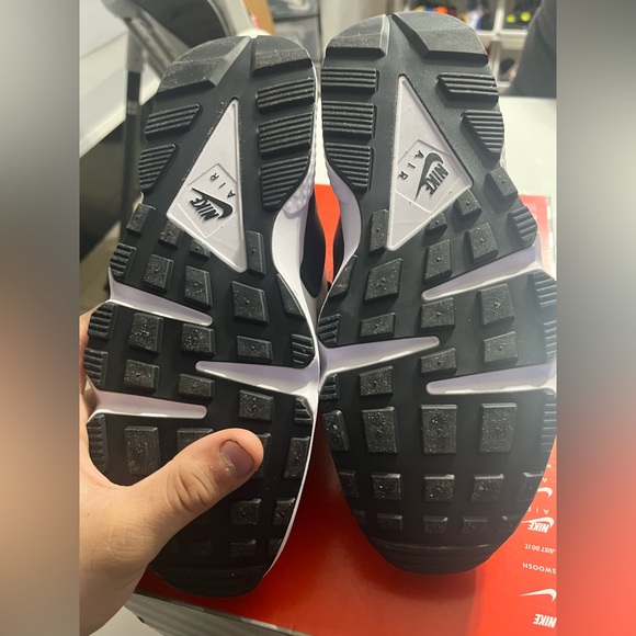 Nike Air Huarache size 10 - Picture 5 of 6